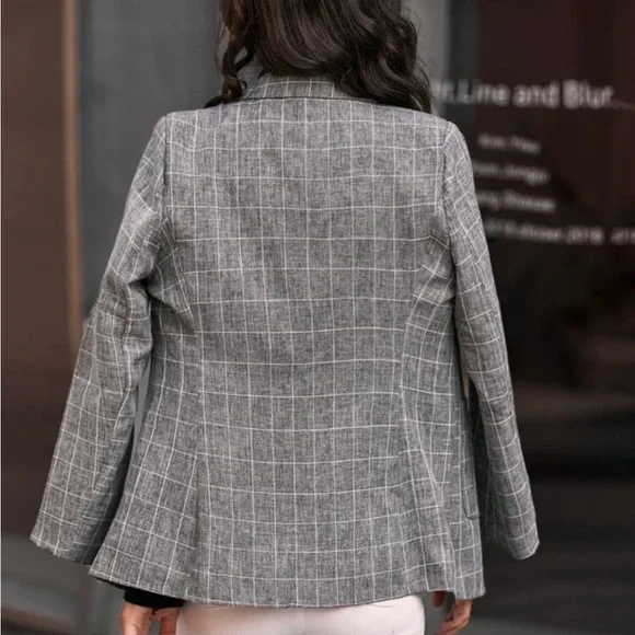 •SOLD•Gray Plaid Blazer - Picture 2 of 4
